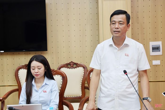 Đồng chí Nguyễn Thành Đồng - Ủy viên BTV Tỉnh ủy, Chủ tịch Ủy ban MTTQ tỉnh phát biểu tại hội nghị.