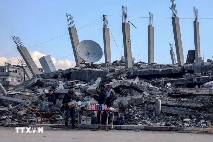 Đống đổ nát do xung đột tại thành phố Gaza. (Ảnh: THX/TTXVN)
