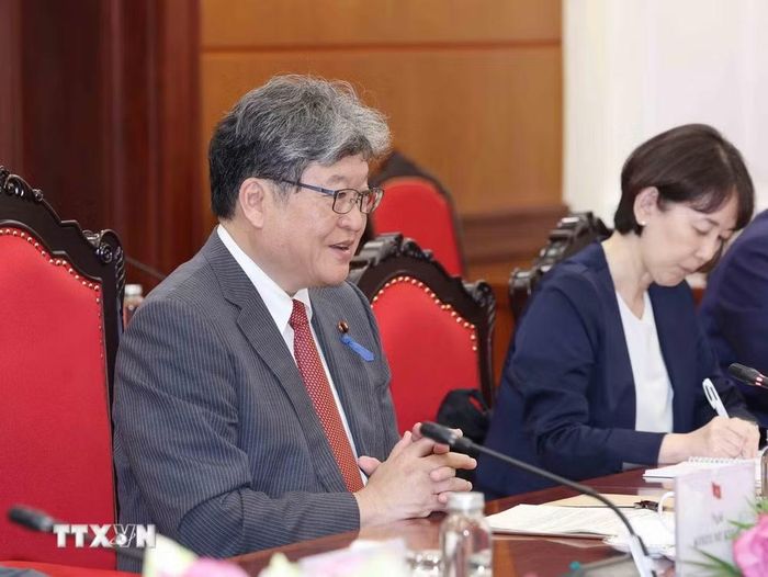 Quyền Tổng Thư ký Đảng Dân chủ Tự do Nhật Bản Hagiuda Koichi phát biểu tại cuộc hội đàm. (Ảnh: Phương Hoa/TTXVN)