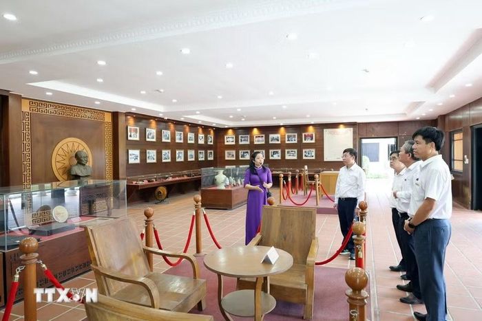 Không gian trưng bày các tư liệu, hiện vật quý về cuộc đời và sự nghiệp hoạt động cách mạng của Nguyên Chủ tịch Hội đồng Nhà nước Võ Chí Công. (Ảnh: Đỗ Trưởng/TTXVN)