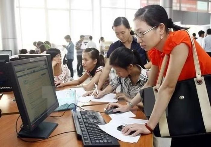 Việc điều chỉnh phân vùng còn dựa trên các yếu tố về tăng trưởng kinh tế, sự thay đổi hạ tầng, mức độ phát triển thị trường lao động, vùng thu hút đầu tư... (Ảnh: TTXVN)