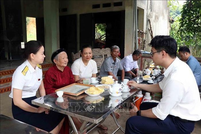 Mẹ Việt Nam Anh hùng Nguyễn Thị Minh được Chi Cục Thuế huyện Đồng Hỷ, nay là Thuế cơ sở V, nhận phụng dưỡng suốt đời. Ảnh: Thu Hằng/TTXVN