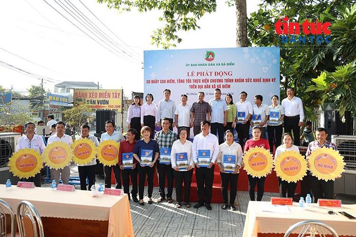 Ra mắt các mô hình "Ấp có 500 ca khám sức khỏe/ngày".