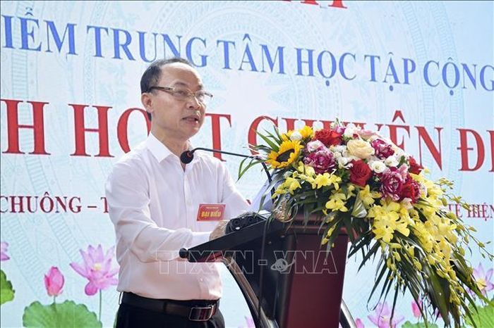 Phó Giám đốc Sở Giáo dục và Đào tạo Hà Nội Nguyễn Quang Tuấn phát biểu tại buổi lễ.