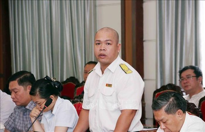 Ổng Bùi Anh Tú, Thuế Thành phố Hồ Chí Minh, góp ý tại Hội thảo.