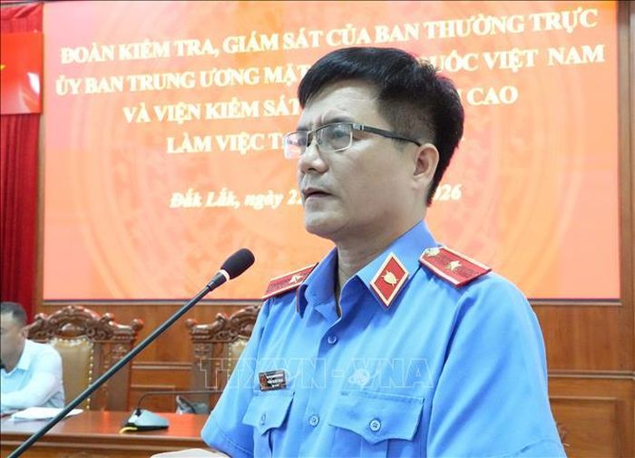 Đại diện Viện kiểm sát nhân dân tỉnh Đắk Lắk phát biểu.
