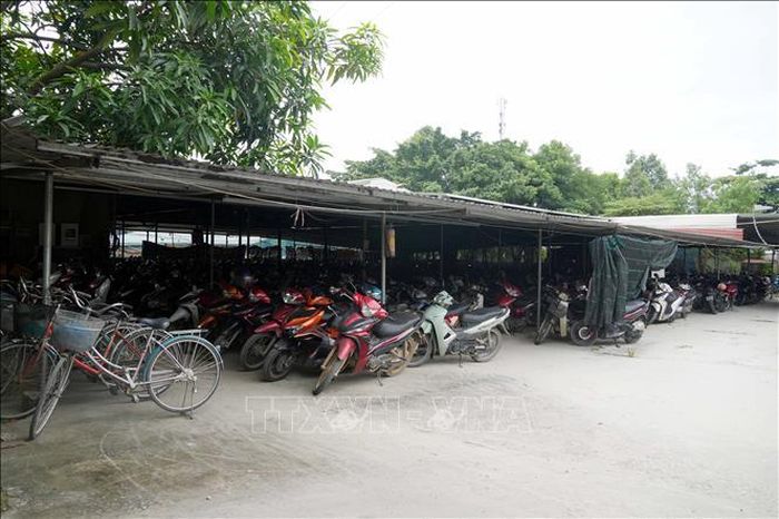 Chính quyền xã Hoạt Giang cho biết theo quyết định phê duyệt kế hoạch sử dụng đất của huyện Hà Trung trước đây, khu đất làm chợ này là đất dịch vụ thương mại. Ảnh: Việt Hoàng/TTXVN