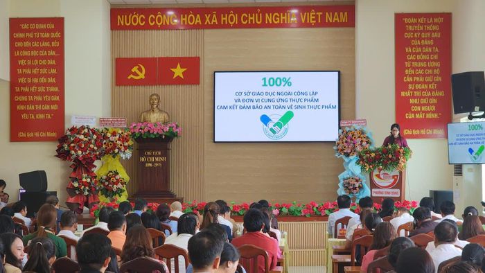 Chương trình “Tick xanh trách nhiệm” đang được nhân rộng để tăng cường kiểm soát nguồn gốc thực phẩm trước khi đưa vào bếp ăn trường học.