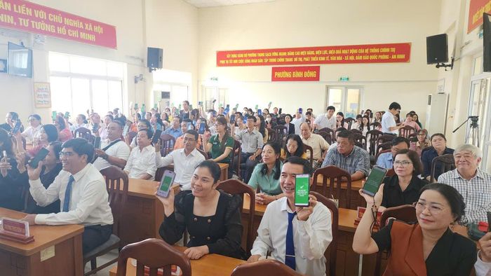 Các đơn vị tại phường Bình Đông thể hiện cam kết sử dụng thực phẩm an toàn, có nguồn gốc rõ ràng trong bữa ăn bán trú.