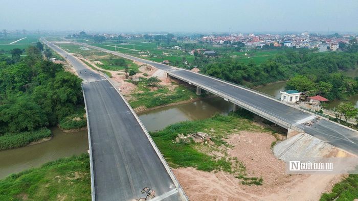 Diện mạo đường Vành đai 4 qua Hà Nội ngày càng rõ nét.