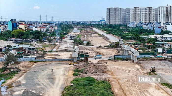 Nút giao hoa thị 2 tầng đường Vành đai 4 - quốc lộ 6.