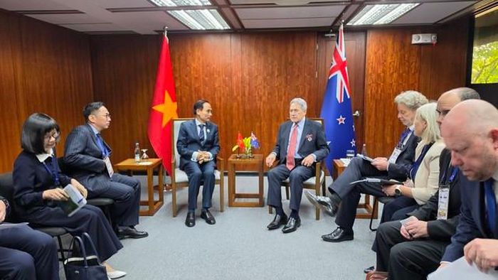 Bộ trưởng Bộ Ngoại giao Lê Hoài Trung gặp Phó Thủ tướng, Bộ trưởng Ngoại giao New Zealand Winston Peters (Ảnh: Bộ Ngoại giao).