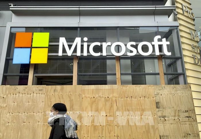 Biểu tượng Microsoft tại một cửa hàng ở New York, Mỹ. Ảnh: Kyodo/TTXVN