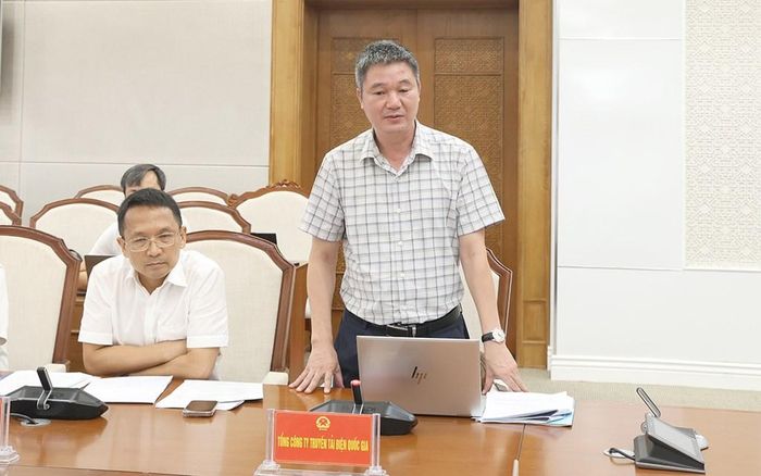 Ông Hoàng Xuân Khôi – Quyền Tổng giám đốc EVNNPT nêu các kiến nghị tại buổi làm việc. Ảnh: Thắng Trung/BNEWS/TTXVN