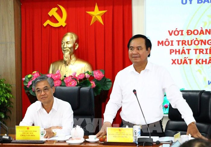 Thứ trưởng Bộ Nông nghiệp và Môi trường Võ Văn Hưng phát biểu tại buổi làm việc. Ảnh: Lê Thúy Hằng – TTXVN