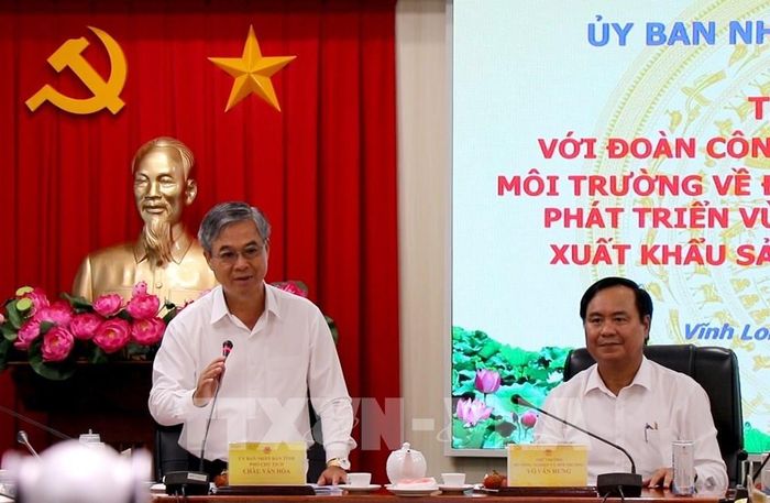 Phó Chủ tịch UBND tỉnh Vĩnh Long Châu Văn Hòa phát biểu tại buổi làm việc. Ảnh: Lê Thúy Hằng – TTXVN