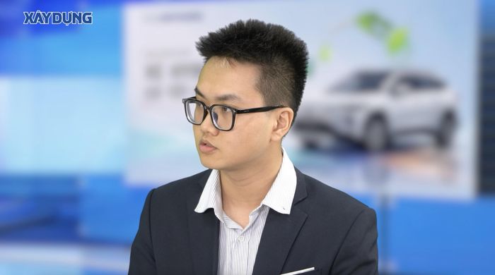 Anh Đinh Huy Hoàn, khách hàng sử dụng Toyota Corolla Cross HEV cho biết gần như không cảm nhận được sự khác biệt khi chuyển sang sử dụng xăng E10 trên chiếc xe của mình.
