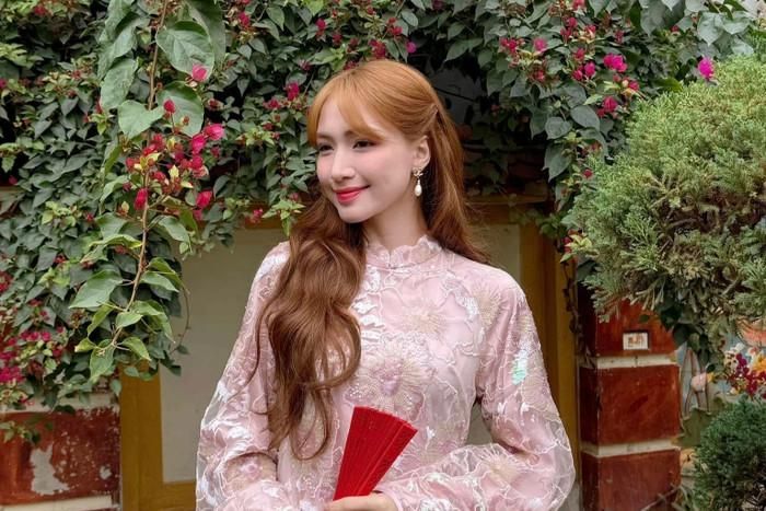 Ca sĩ Hòa Minzy quê ở Bắc Ninh.
