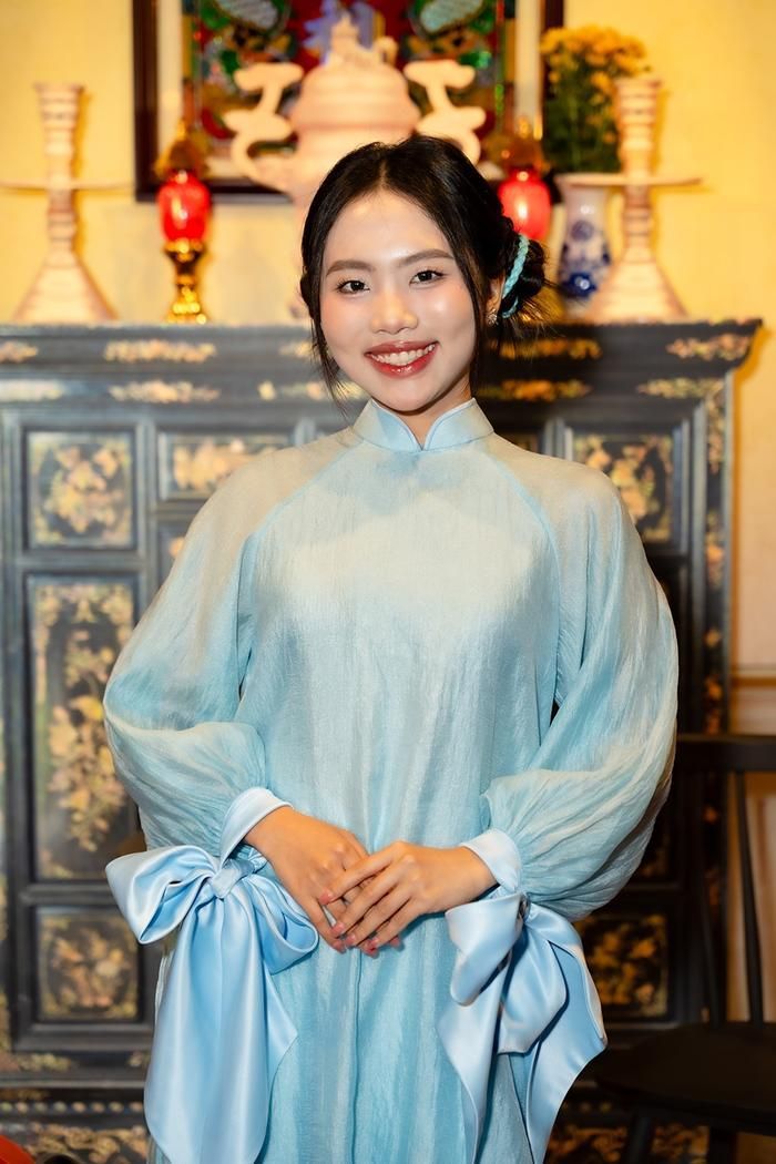 Ở tuổi 23, Phương Mỹ Chi đang cho thấy hình ảnh của một nghệ sĩ trẻ không ngừng làm mới bản thân.