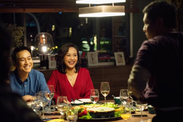 Màn kết hợp của Hồng Ánh và Hứa Vĩ Văn trong Tiệc Trăng Máu nhận được nhiều lời khen nhờ diễn xuất giàu cảm xúc. Ảnh: FBNV.