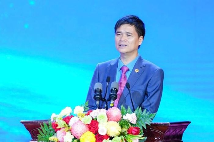 Phó Chủ tịch Thường trực Tổng LĐLĐ Việt Nam Ngọ Duy Hiểu phát biểu tại lễ tuyên dương. Ảnh: PV
