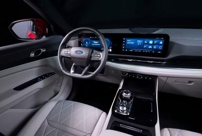 Điểm nhấn trên Ford Territory Platinum chính là những trang bị cao cấp hiện đại vượt tầm phân khúc