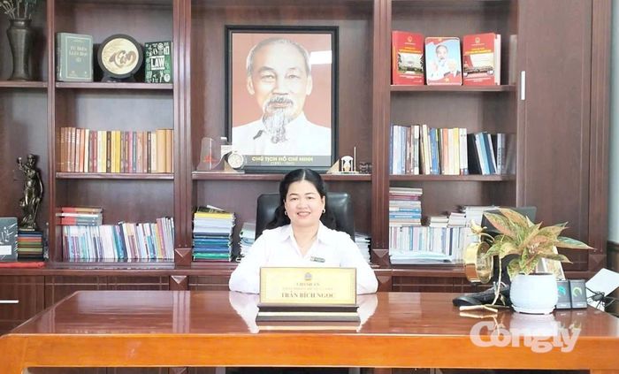 Bà Trần Bích Ngọc, Chánh án TAND khu vực 6 - Cà Mau
