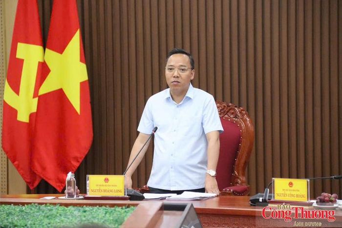 Thứ trưởng Bộ Công Thương ghi nhận những cố gắng của lãnh đạo tỉnh cùng các ban, ngành, địa phương đã phối hợp tổ chức một cuộc họp khẩn trương, thẳng thắn và đạt hiệu quả cao.