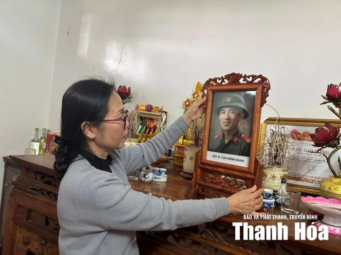 Di ảnh liệt sĩ được tuổi trẻ Thanh Hóa phục chế và trao lại cho gia đình.