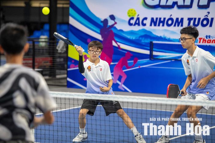 Những trận đấu đầu tiên diễn ra ngay sau lễ khai mạc.