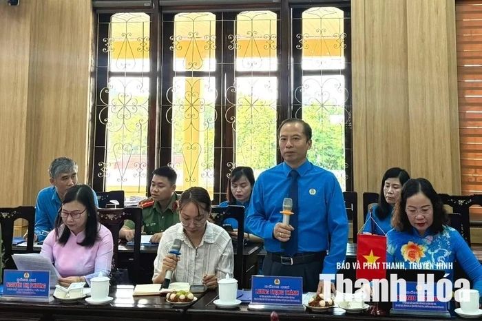 Chủ tịch LĐLĐ tỉnh Thanh Hóa Lương Trọng Thành phát biểu tại hội nghị.