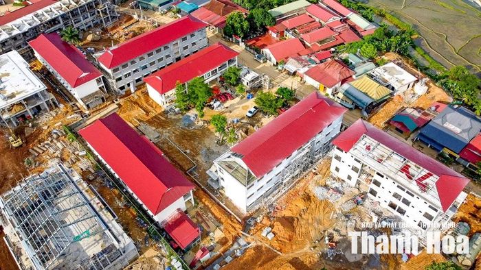 Những lớp học và khu nhà lưu trú khang trang sẽ là “ngôi nhà thứ hai” của học sinh vùng biên. Nhiều người kỳ vọng đây không chỉ là nơi nuôi dưỡng ước mơ, mà sẽ mang đến một môi trường học tập an toàn cho con em địa phương, nhất là vào mùa mưa lũ.