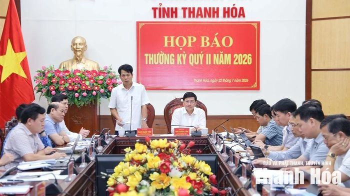 Trưởng Ban Tuyên giáo và Dân vận Tỉnh ủy Đào Xuân Yên phát biểu tại họp báo.