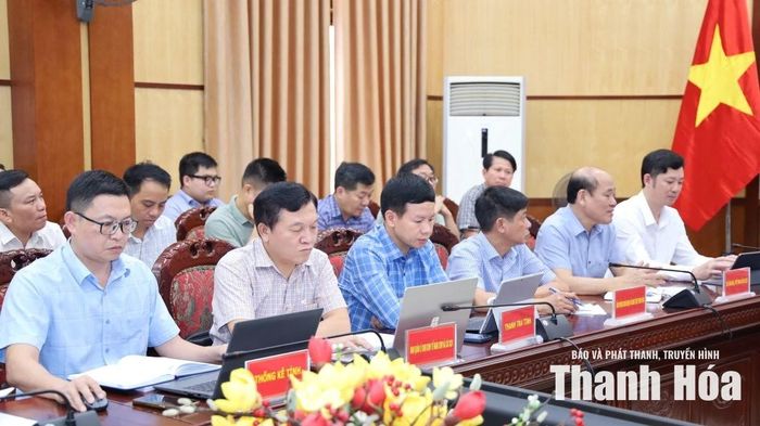 Đại diện các sở, ngành dự họp báo.