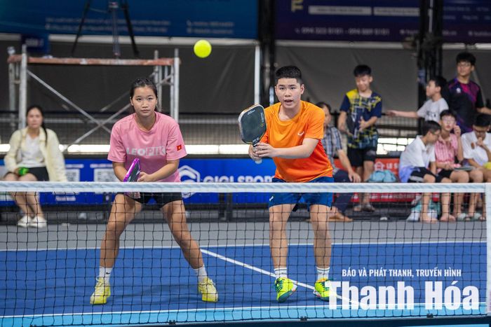 Nội dung đôi U15, trận chung kết diễn ra hấp dẫn và kịch tính. Dù được đánh giá nhỉnh hơn, bộ đôi Ngọc Anh - Bảo Anh lại khởi đầu không thuận lợi trước Nhật Minh - Bảo Châu. Tuy nhiên, với sự ăn ý cùng bản lĩnh ở những thời điểm quyết định, Ngọc Anh - Bảo Anh đã giành huy chương vàng đầy thuyết phục.