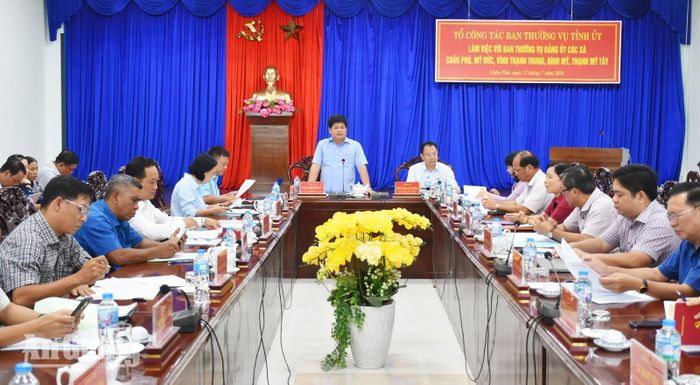 Quang cảnh buổi làm việc.
