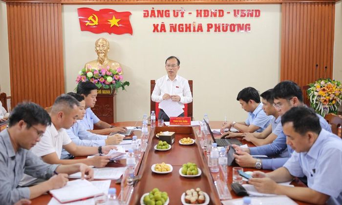 Đoàn giám sát làm việc với xã Nghĩa Phương và các ngành chức năng, doanh nghiệp khai thác khoáng sản.