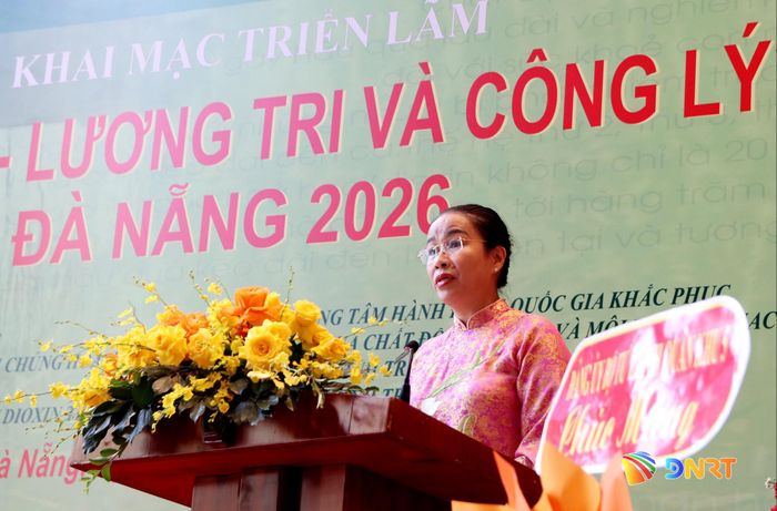 Phó Chủ tịch UBND thành phố Nguyễn Thị Anh Thi phát biểu tại buổi lễ. Ảnh: TRỌNG HUY