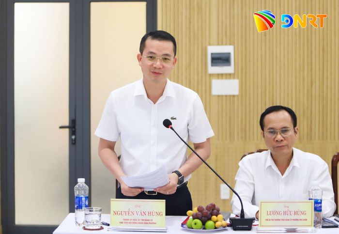 Bí thư Đảng ủy, Chủ tịch HĐND phường Hòa Xuân Nguyễn Văn Hùng phát biểu tại buổi giám sát. Ảnh: NGỌC PHÚ