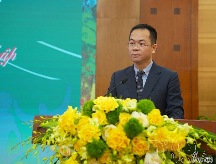 Giám đốc Sở Văn hóa, Thể thao và Du lịch tỉnh Điện Biên Trần Hải Hà phát biểu tại buổi họp báo.