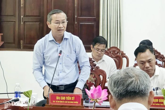 Thành ủy viên, Bí thư Đảng ủy, Chủ tịch HĐND phường Dầu Giây Cao Tiến Sỹ phát biểu tại buổi làm việc. Ảnh: Trần Danh
