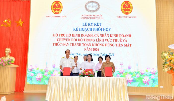 Ngân hàng nhà nước chi nhánh Khu vực 13 ký kết kế hoạch phối hợp với Thuế tỉnh Đồng Tháp và Thuế tỉnh Tây Ninh.