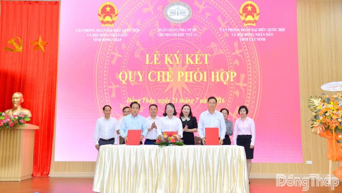 Ngân hàng nhà nước chi nhánh Khu vực 13 ký kết quy chế phối hợp với Văn phòng Đoàn Đại biểu Quốc hội và Hội đồng nhân dân 2 tỉnh Đồng Tháp và Tây Ninh.