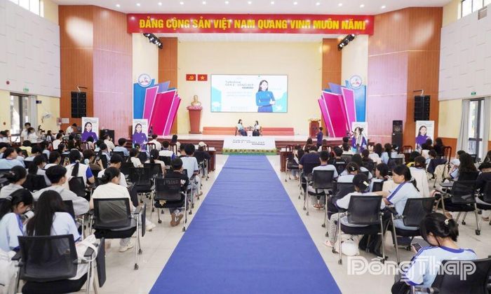 Quang cảnh Talkshow “Gen Z - Sống đẹp”.