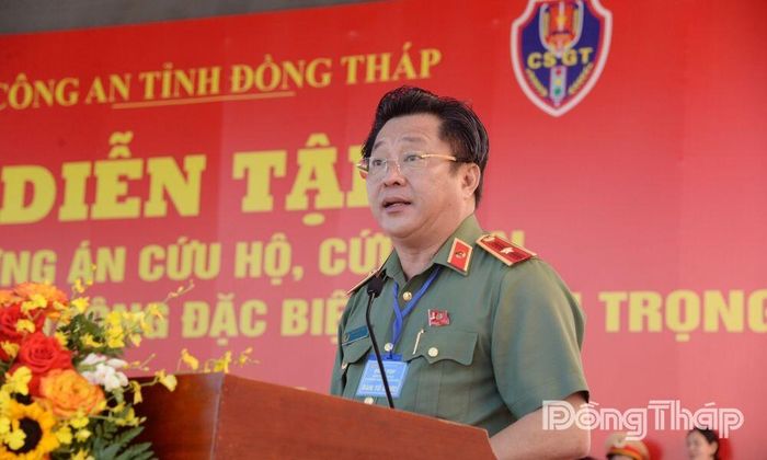 Thiếu tướng Lâm Phước Nguyên phát biểu chỉ đạo tại buổi diễn tập.