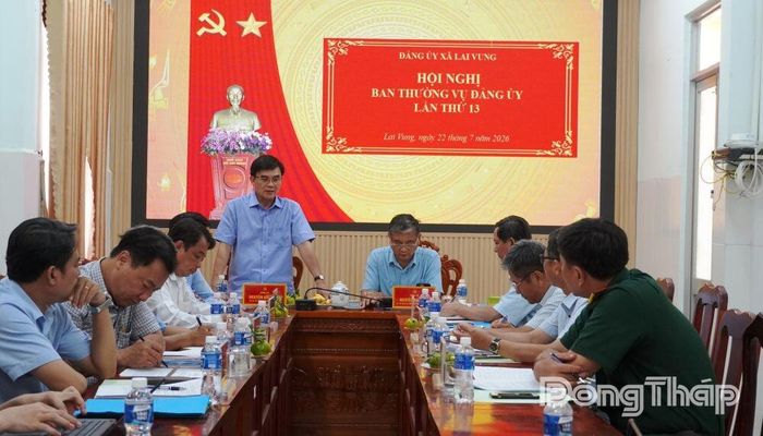 Đồng chí Nguyễn Văn Mười, Phó Bí thư Tỉnh ủy, Trưởng Ban Tổ chức Tỉnh ủy phát biểu chỉ đạo hội nghị.