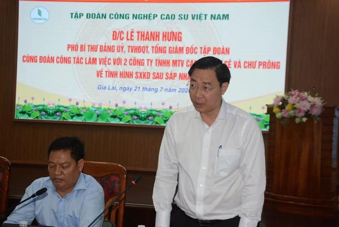 Lãnh đạo Công ty TNHH một thành viên Cao su Chư Sê phát biểu tại buổi làm việc. Ảnh: Văn Vĩnh