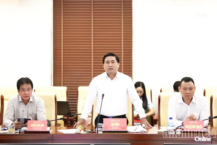 Đồng chí Lâm Đông phát biểu tại buổi làm việc.