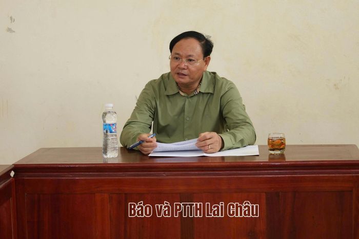 Đồng chí Lê Minh Ngân - Bí thư Tỉnh ủy, Chủ tịch HĐND tỉnh kết luận buổi kiểm tra công tác sắp xếp ổn định chỗ ở cho người dân bản Tả Phìn.