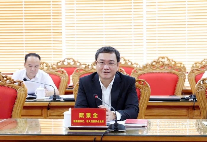 Đồng chí Nguyễn Cảnh Toàn, Phó Bí thư Tỉnh ủy, Chủ tịch UBND tỉnh chủ trì và phát biểu tại buổi làm việc 